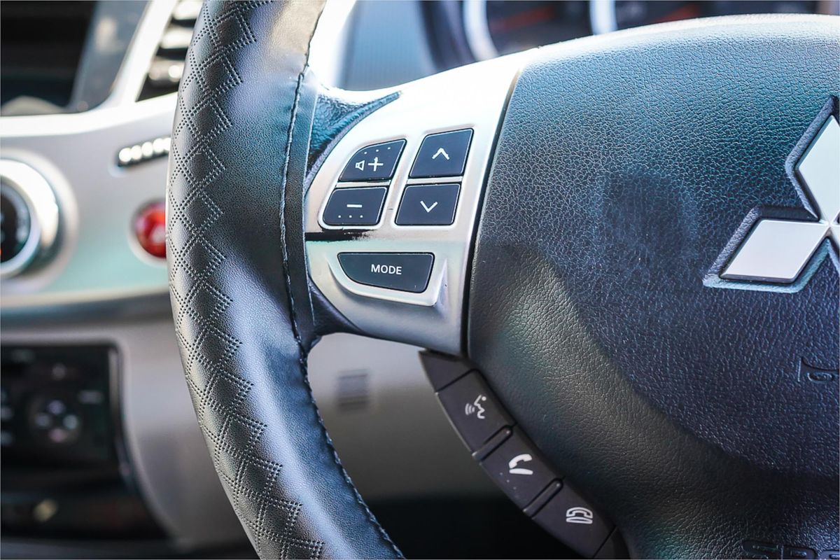 2012 Mitsubishi Triton GLX-R MN 4X4