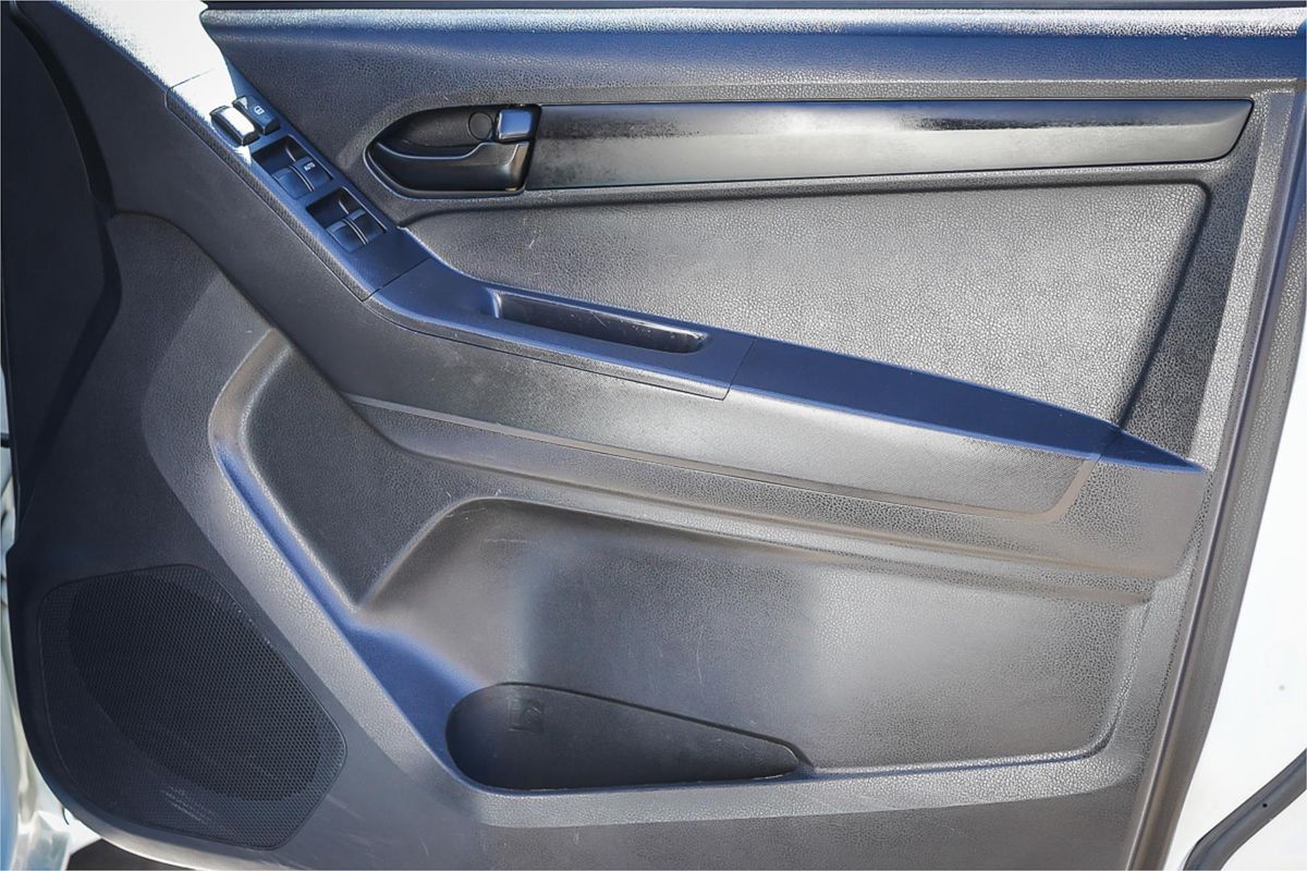 2016 Isuzu D-MAX SX High Ride Rear Wheel Drive