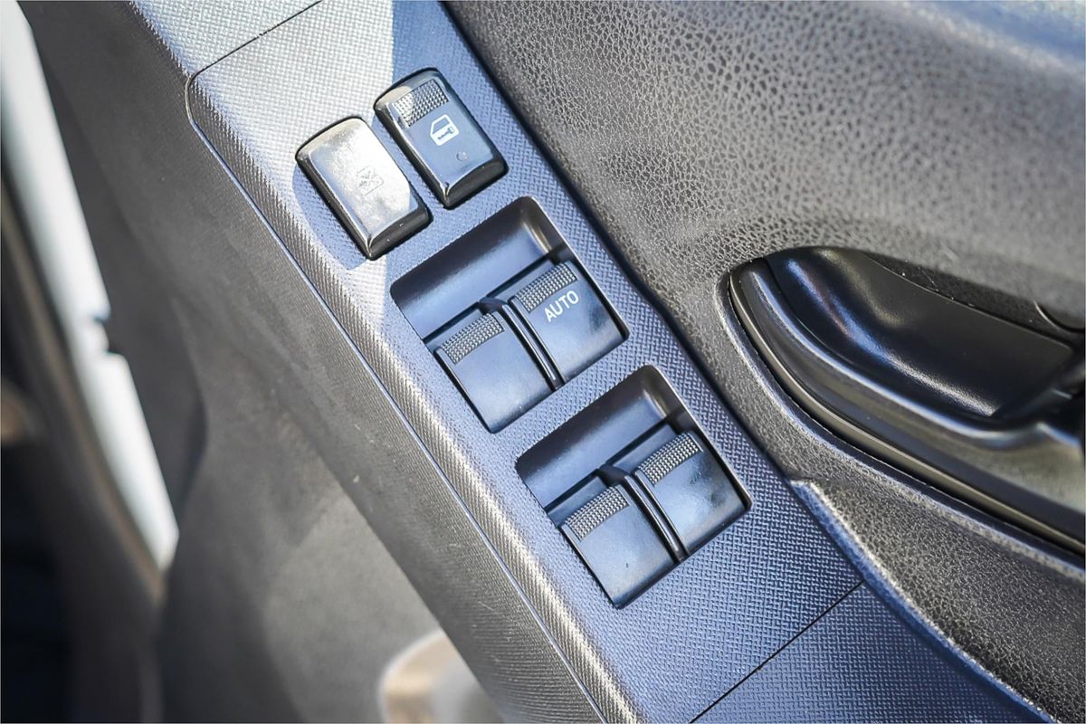 2016 Isuzu D-MAX SX High Ride Rear Wheel Drive