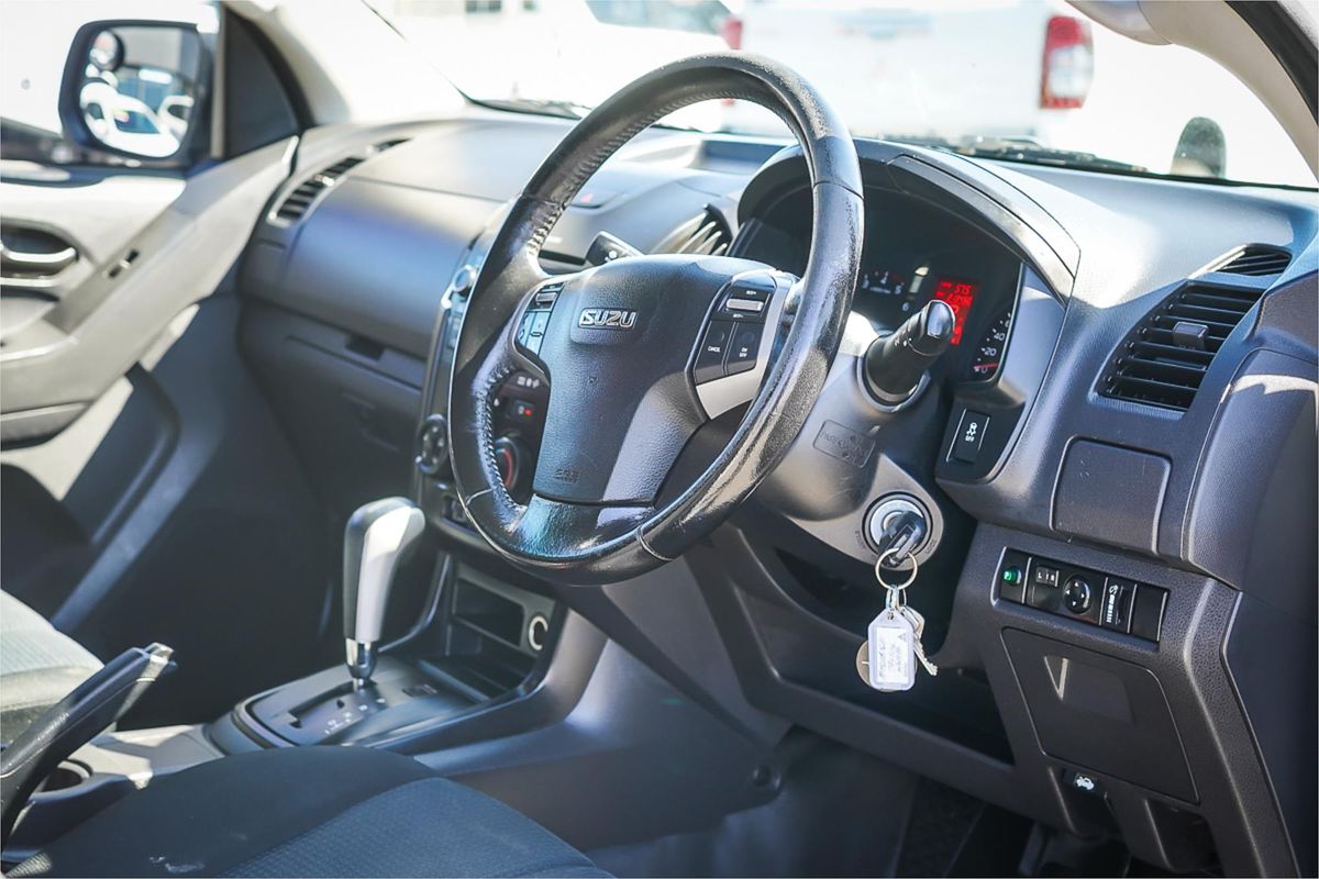2016 Isuzu D-MAX SX High Ride Rear Wheel Drive
