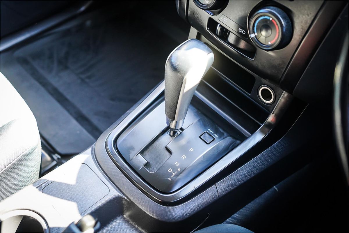 2016 Isuzu D-MAX SX High Ride Rear Wheel Drive