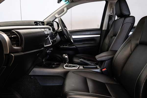 2023 Toyota Hilux SR5 GUN126R 4X4