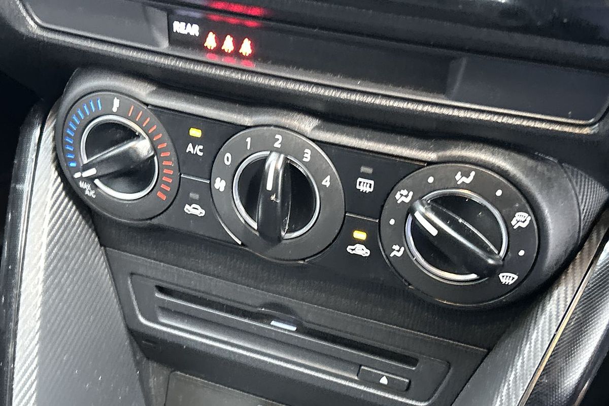 2015 Mazda 2 Maxx DJ Series