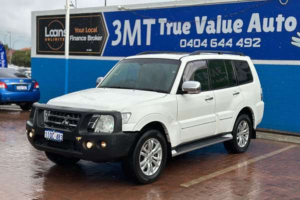 2015 Mitsubishi Pajero Exceed NX