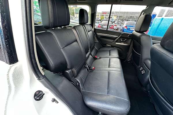 2015 Mitsubishi Pajero Exceed NX