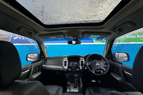 2015 Mitsubishi Pajero Exceed NX