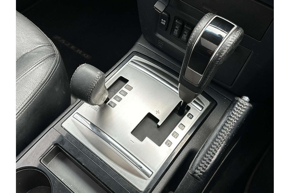 2015 Mitsubishi Pajero Exceed NX