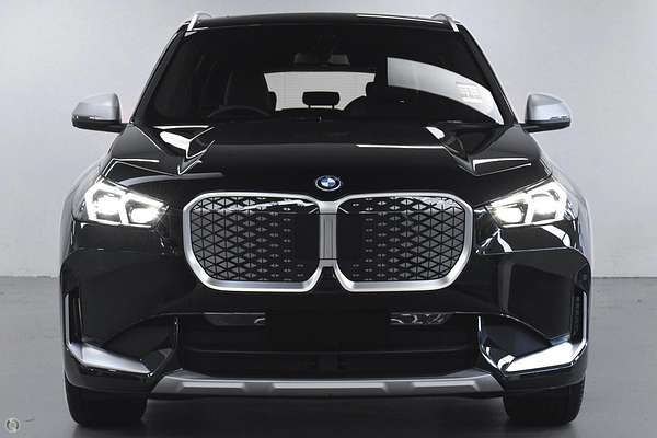 2024 BMW iX1 eDrive20 xLine U11