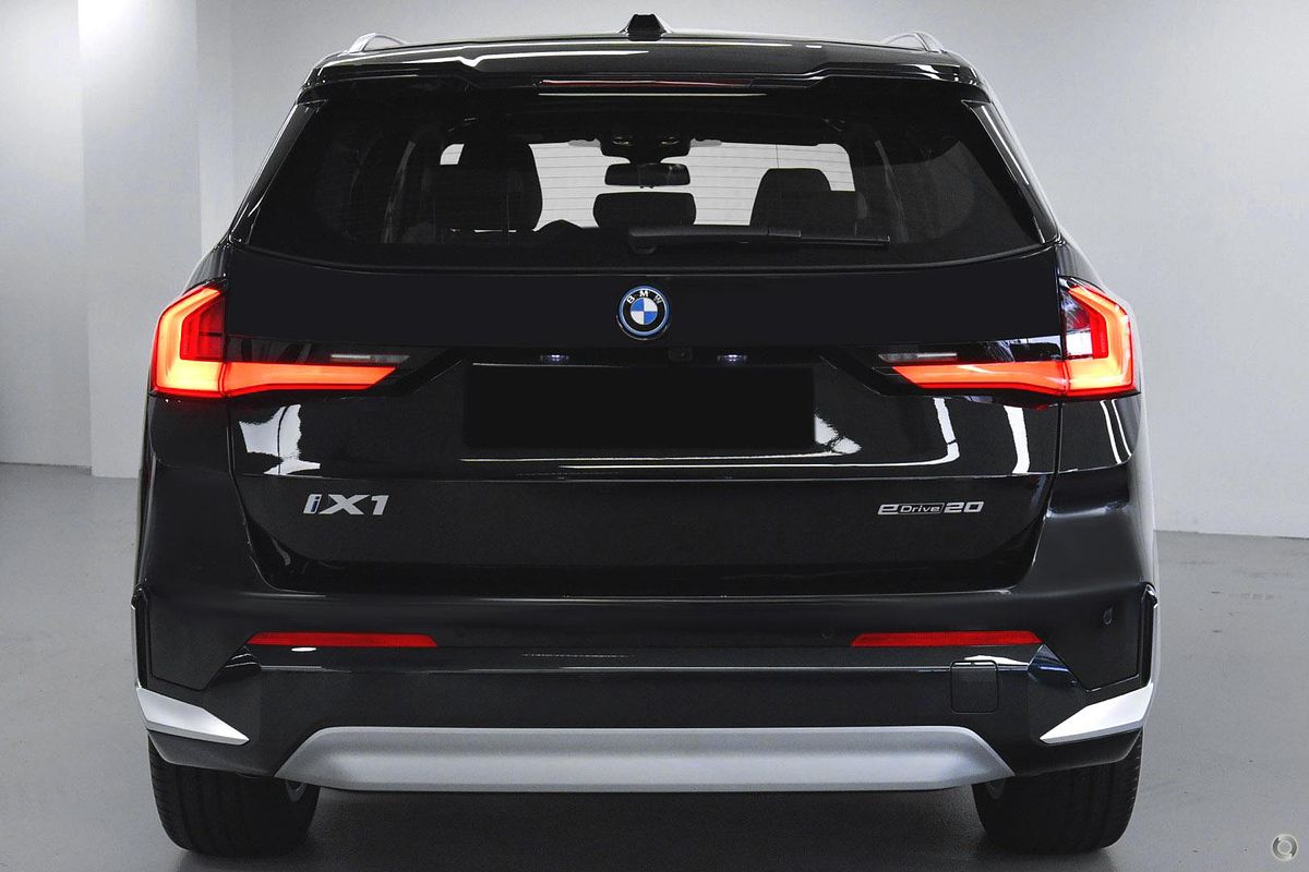 2024 BMW iX1 eDrive20 xLine U11