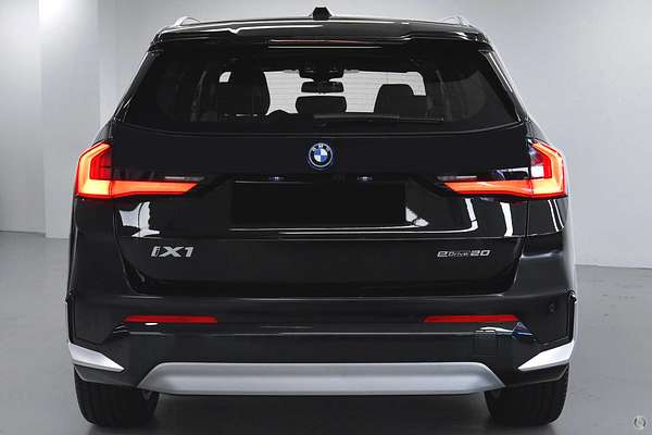 2024 BMW iX1 eDrive20 xLine U11