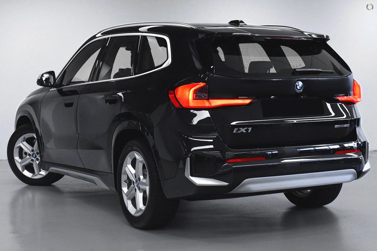 2024 BMW iX1 eDrive20 xLine U11