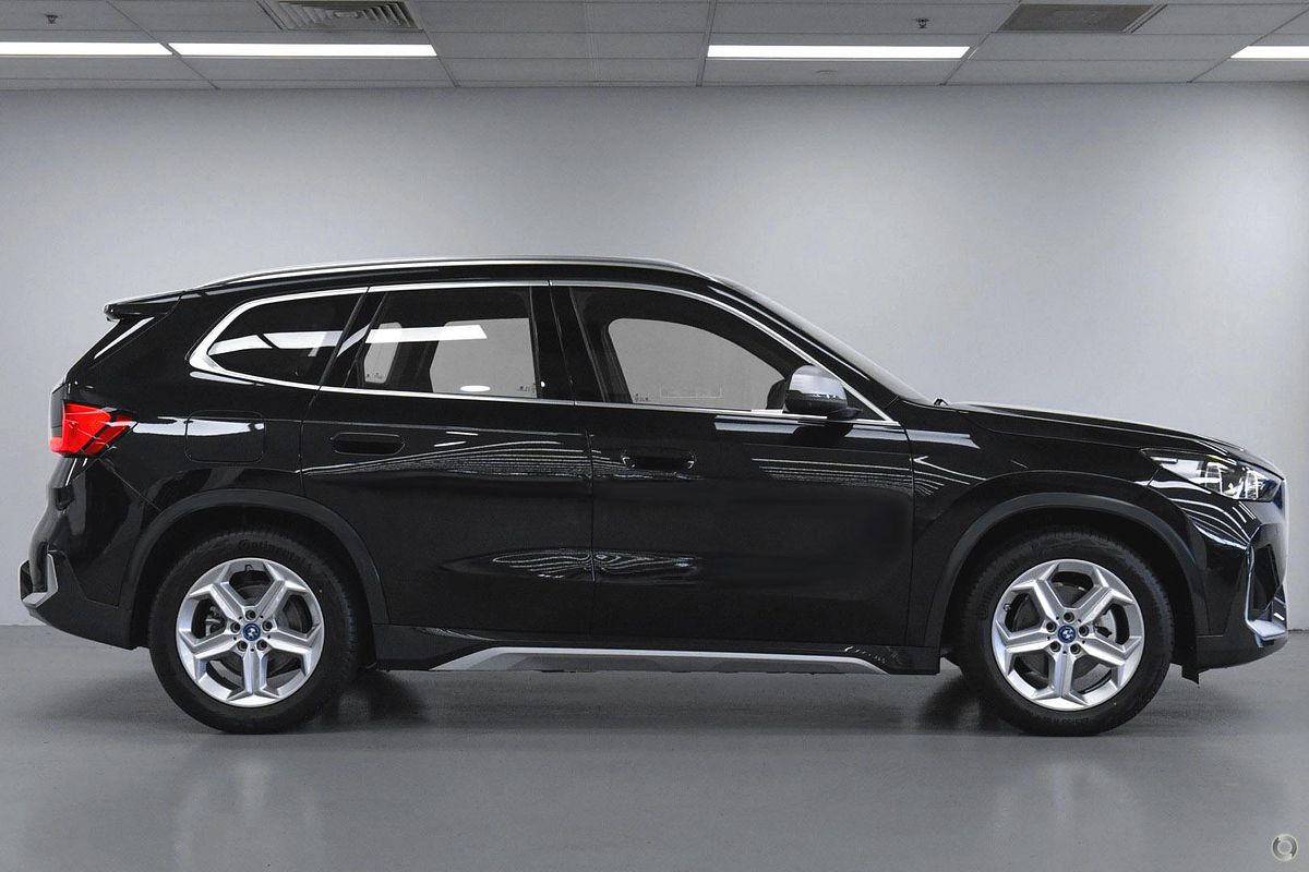 2024 BMW iX1 eDrive20 xLine U11