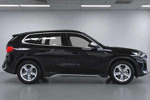 2024 BMW iX1 eDrive20 xLine U11
