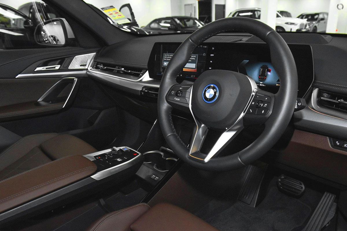 2024 BMW iX1 eDrive20 xLine U11