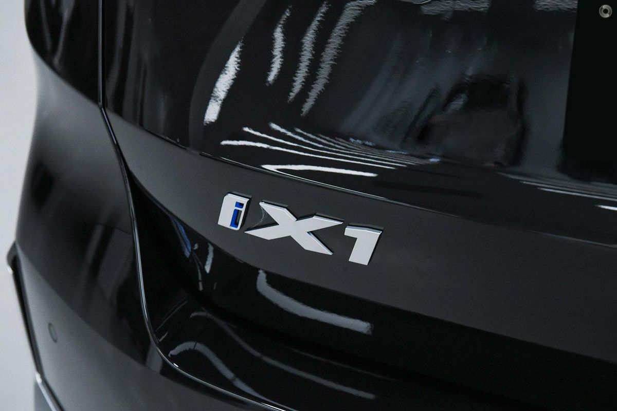 2024 BMW iX1 eDrive20 xLine U11