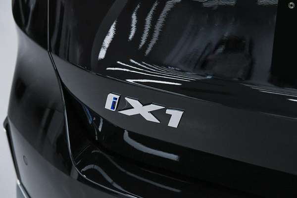 2024 BMW iX1 eDrive20 xLine U11