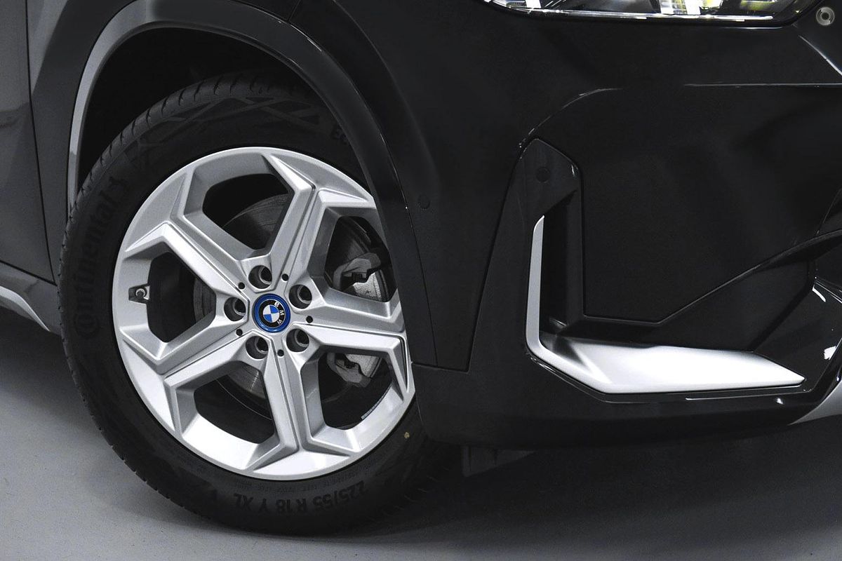 2024 BMW iX1 eDrive20 xLine U11