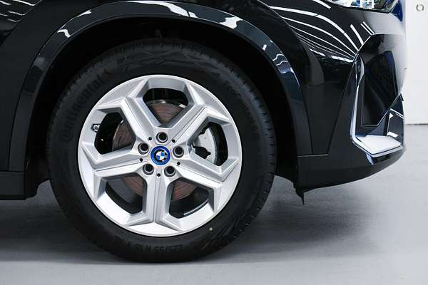 2024 BMW iX1 eDrive20 xLine U11