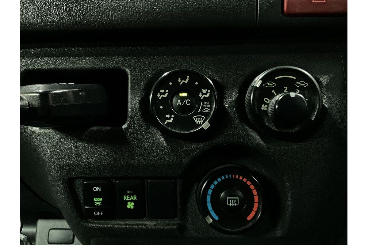 2019 Toyota Hiace Commuter KDH223R