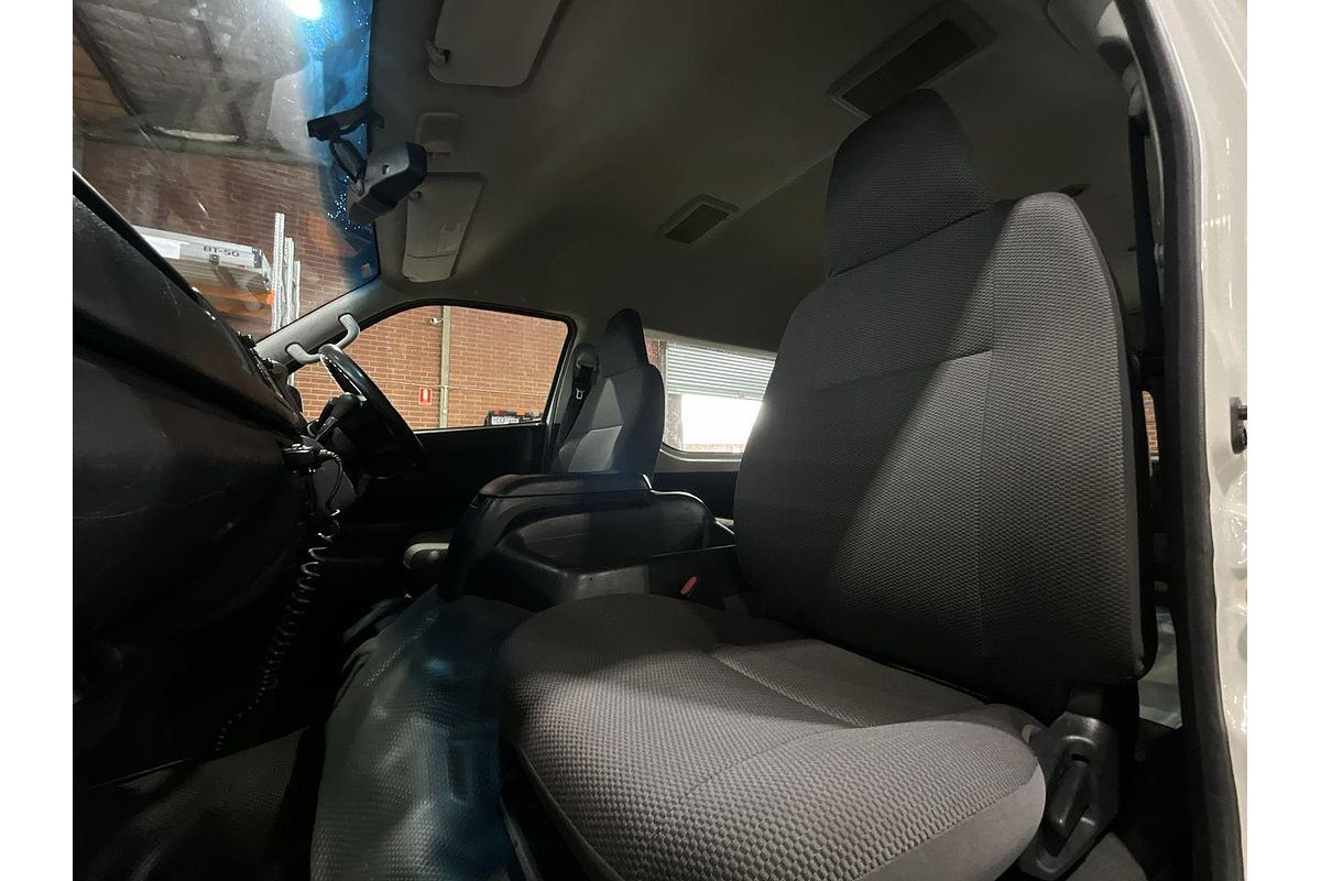 2019 Toyota Hiace Commuter KDH223R