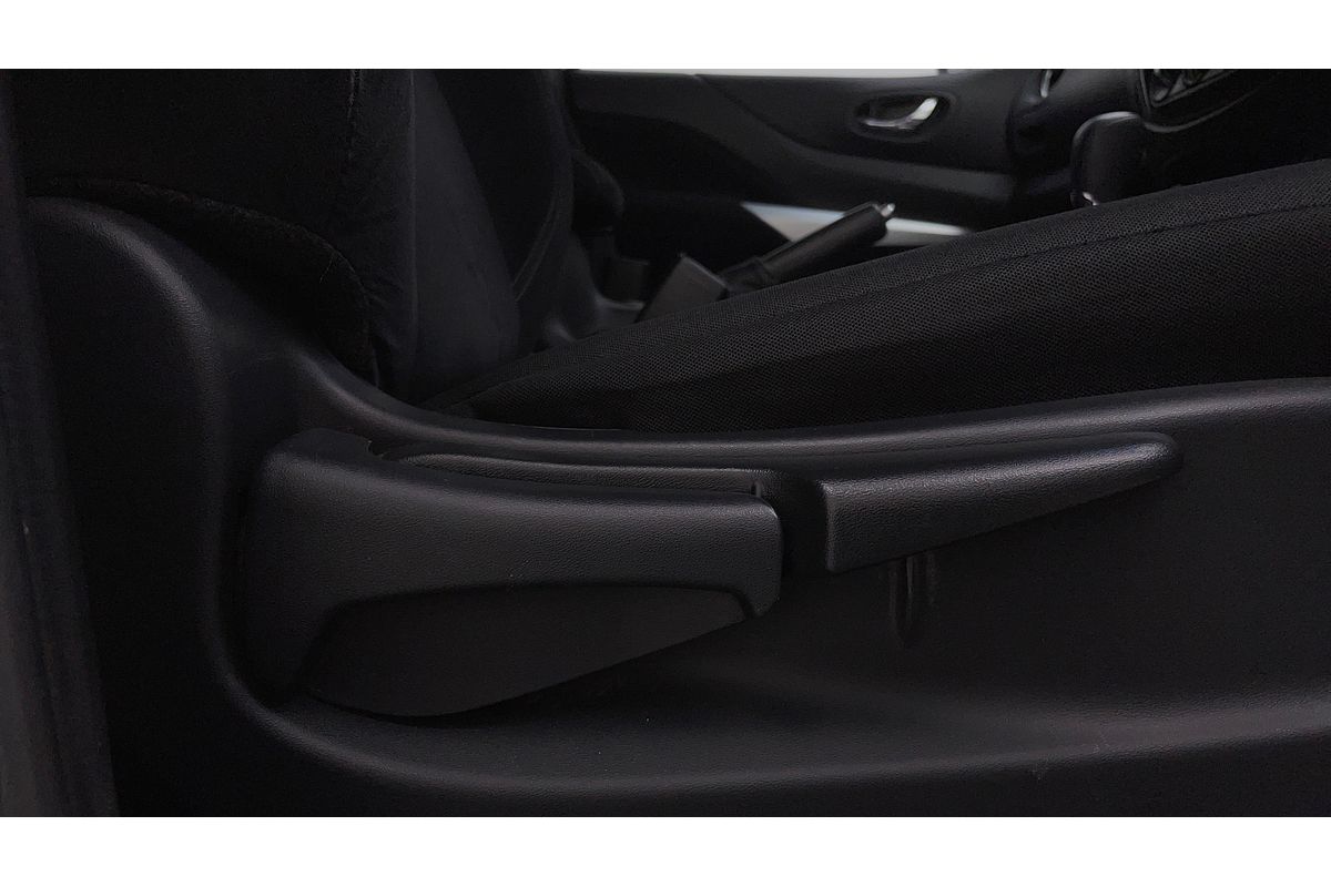 2016 Nissan Navara RX D23 Rear Wheel Drive