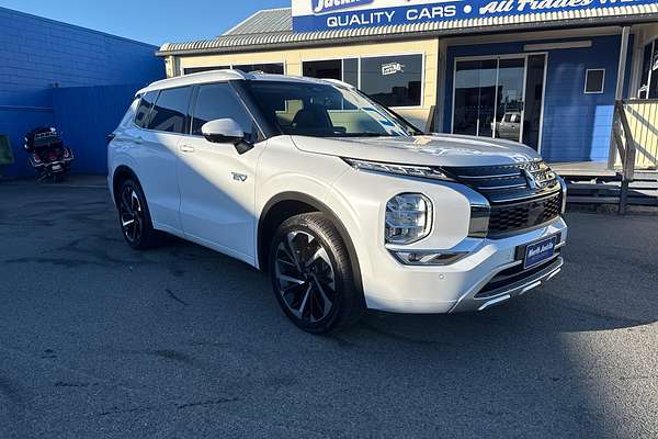 2023 Mitsubishi Outlander PHEV Exceed ZM