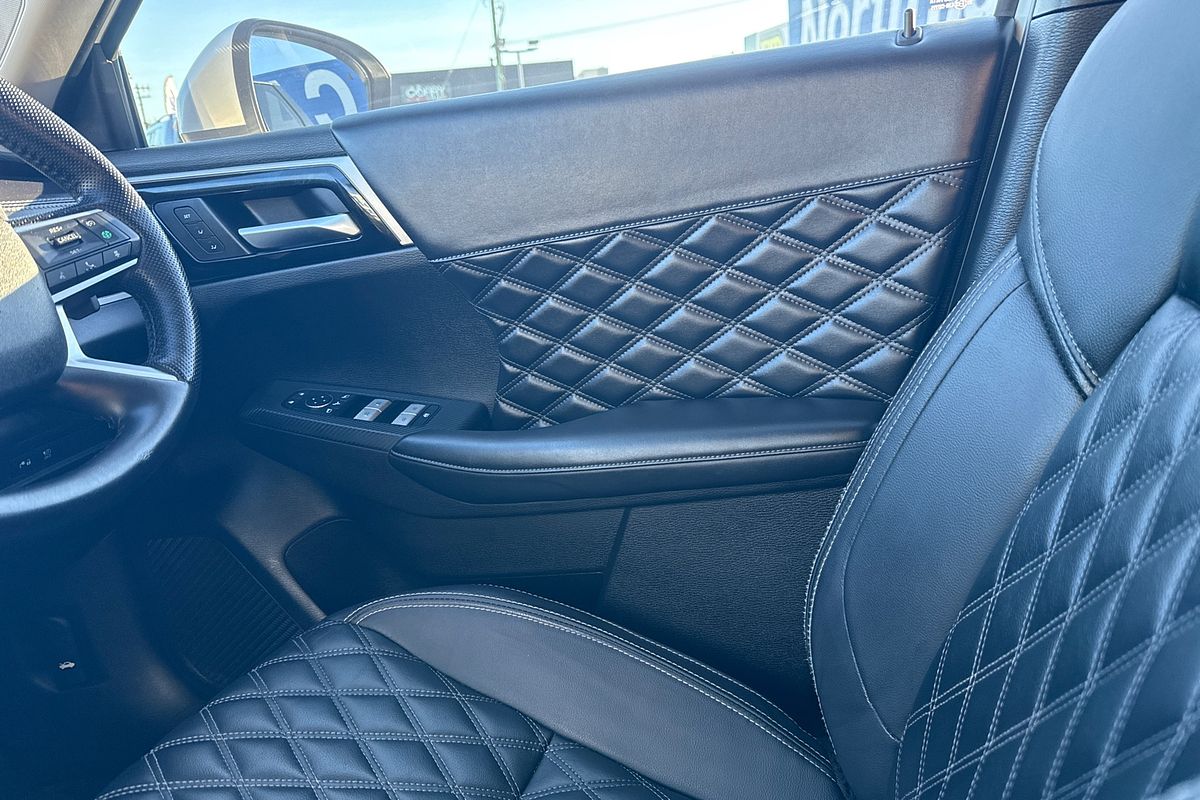 2023 Mitsubishi Outlander PHEV Exceed ZM