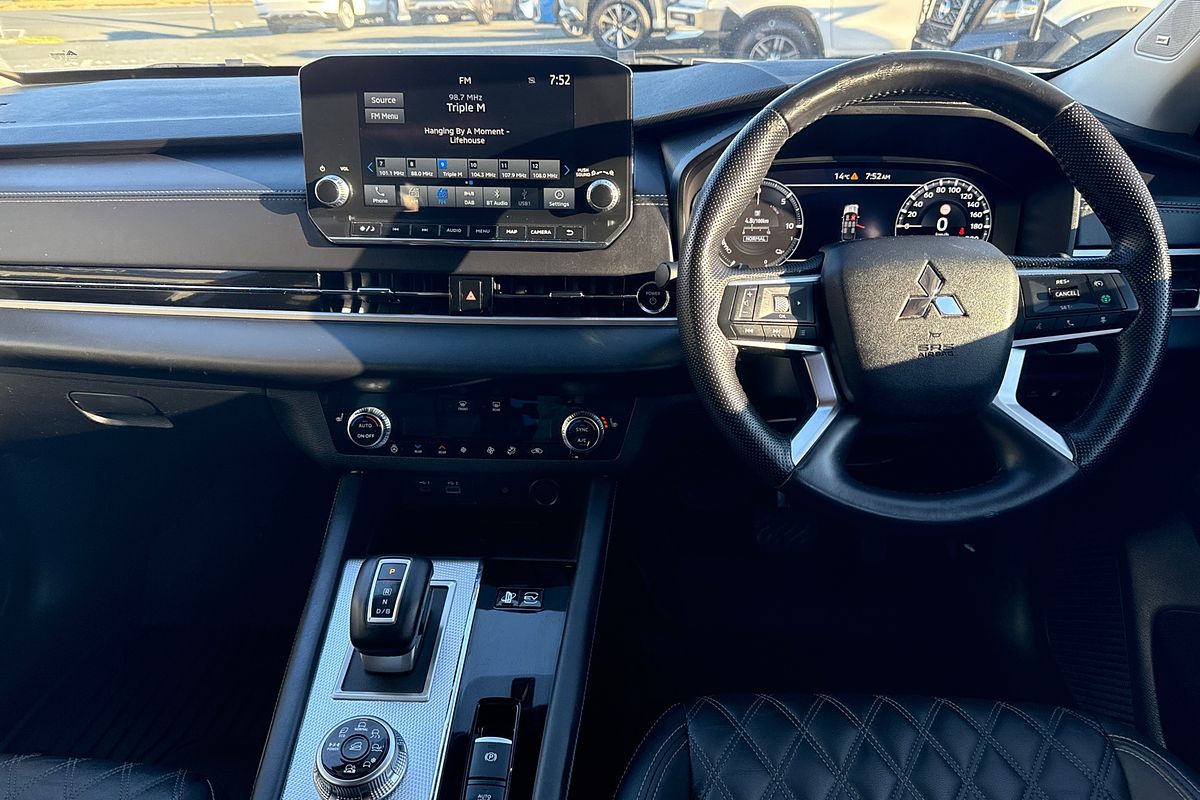 2023 Mitsubishi Outlander PHEV Exceed ZM