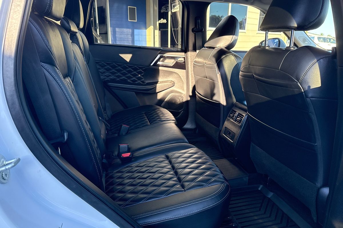 2023 Mitsubishi Outlander PHEV Exceed ZM