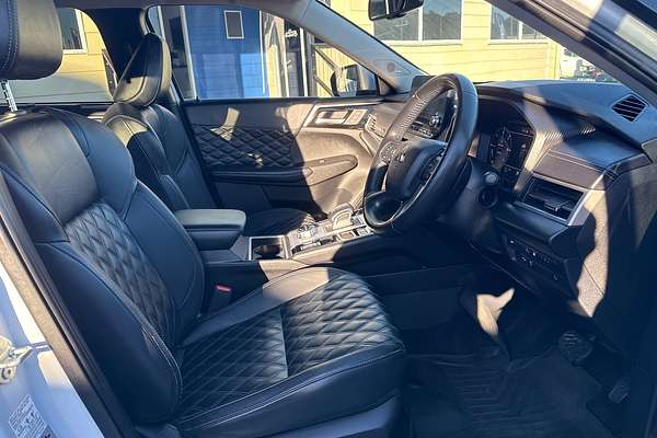2023 Mitsubishi Outlander PHEV Exceed ZM