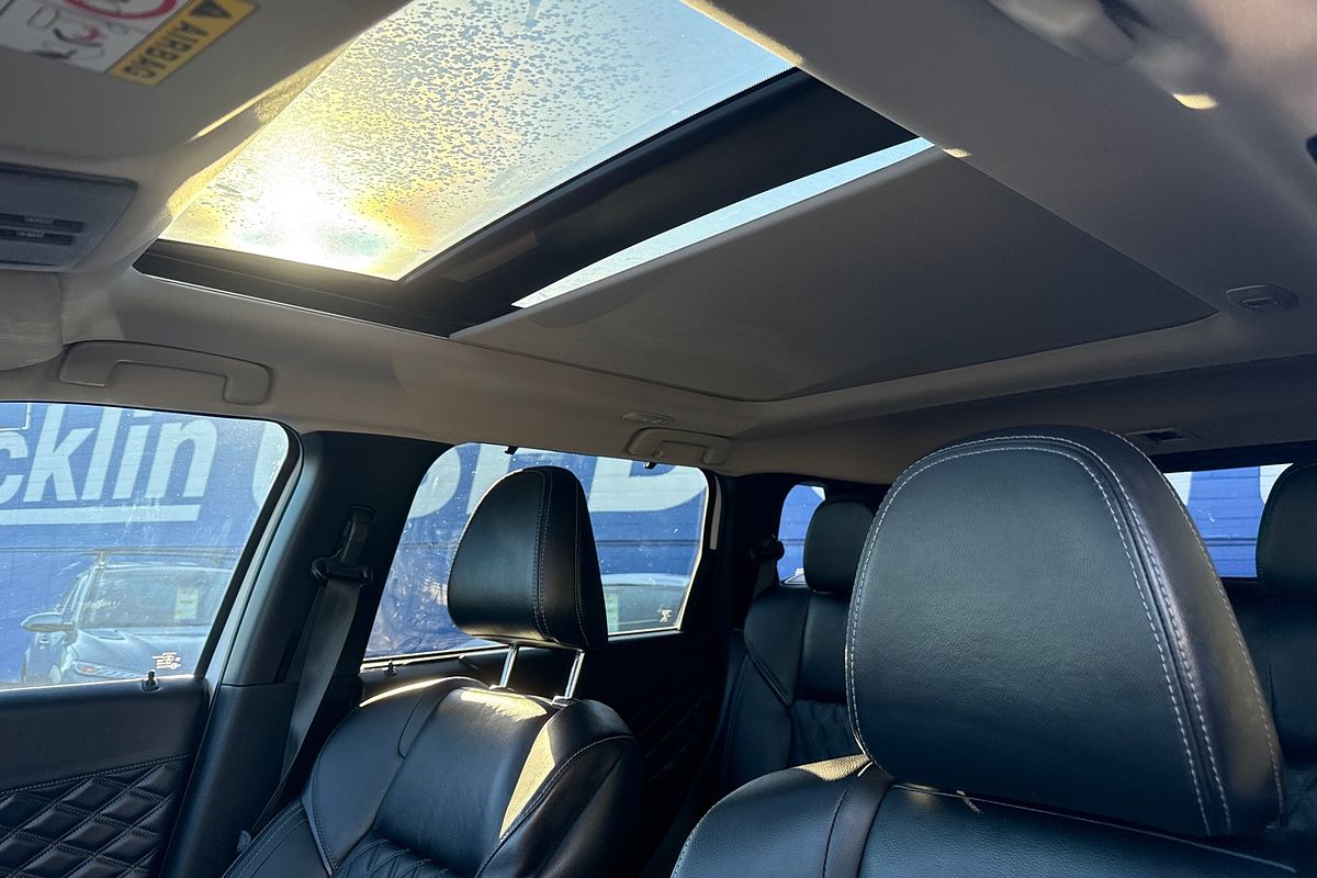 2023 Mitsubishi Outlander PHEV Exceed ZM