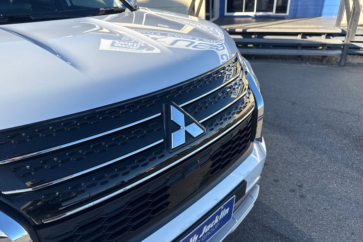 2023 Mitsubishi Outlander PHEV Exceed ZM