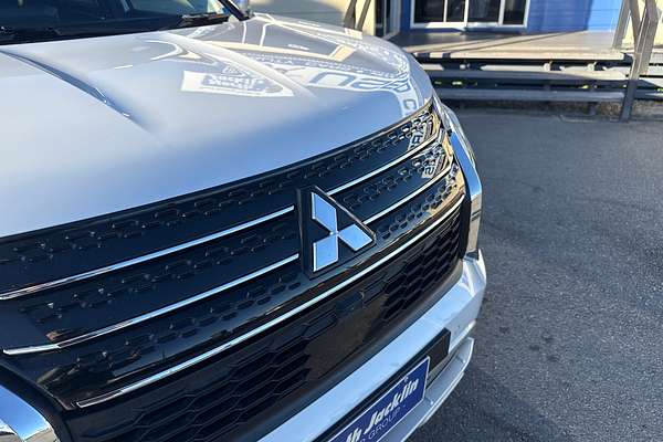 2023 Mitsubishi Outlander PHEV Exceed ZM