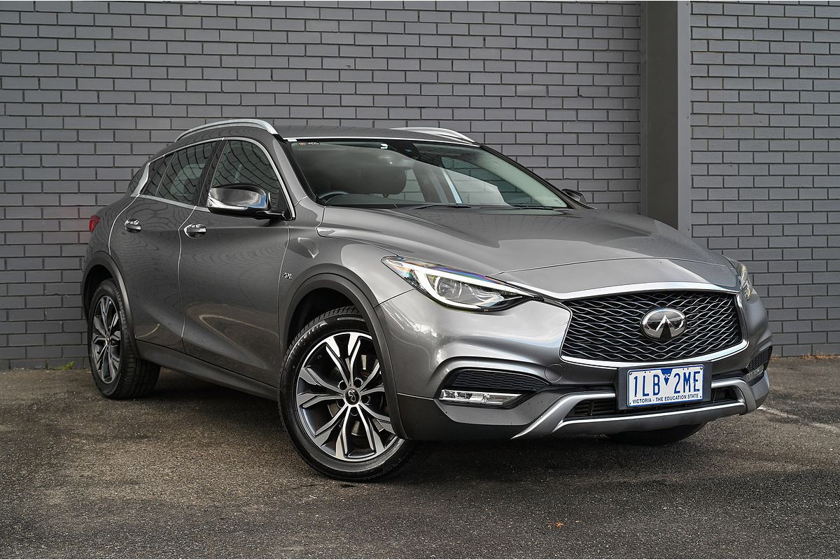 2017 INFINITI QX30 Premium H15