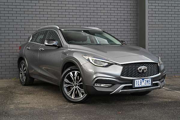 2017 INFINITI QX30 Premium H15
