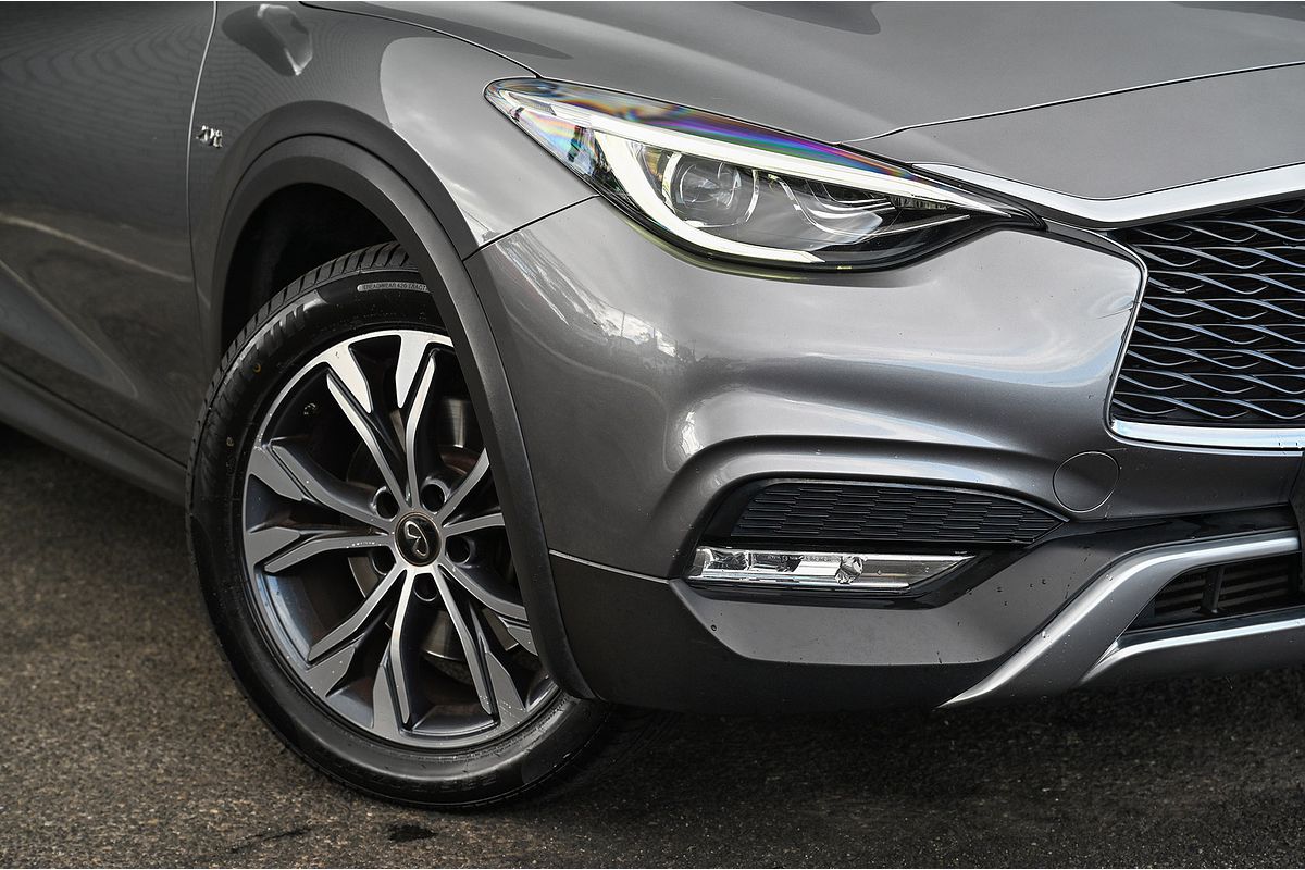 2017 INFINITI QX30 Premium H15