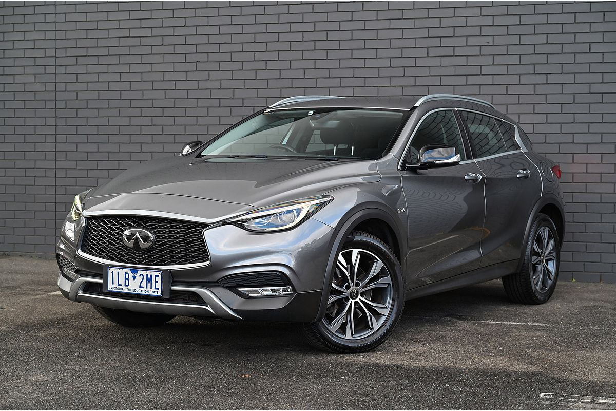 2017 INFINITI QX30 Premium H15