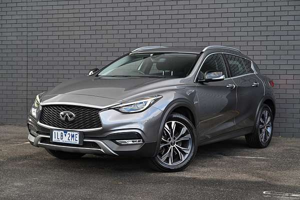 2017 INFINITI QX30 Premium H15