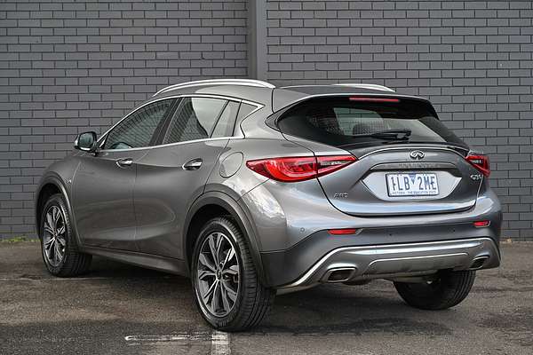 2017 INFINITI QX30 Premium H15
