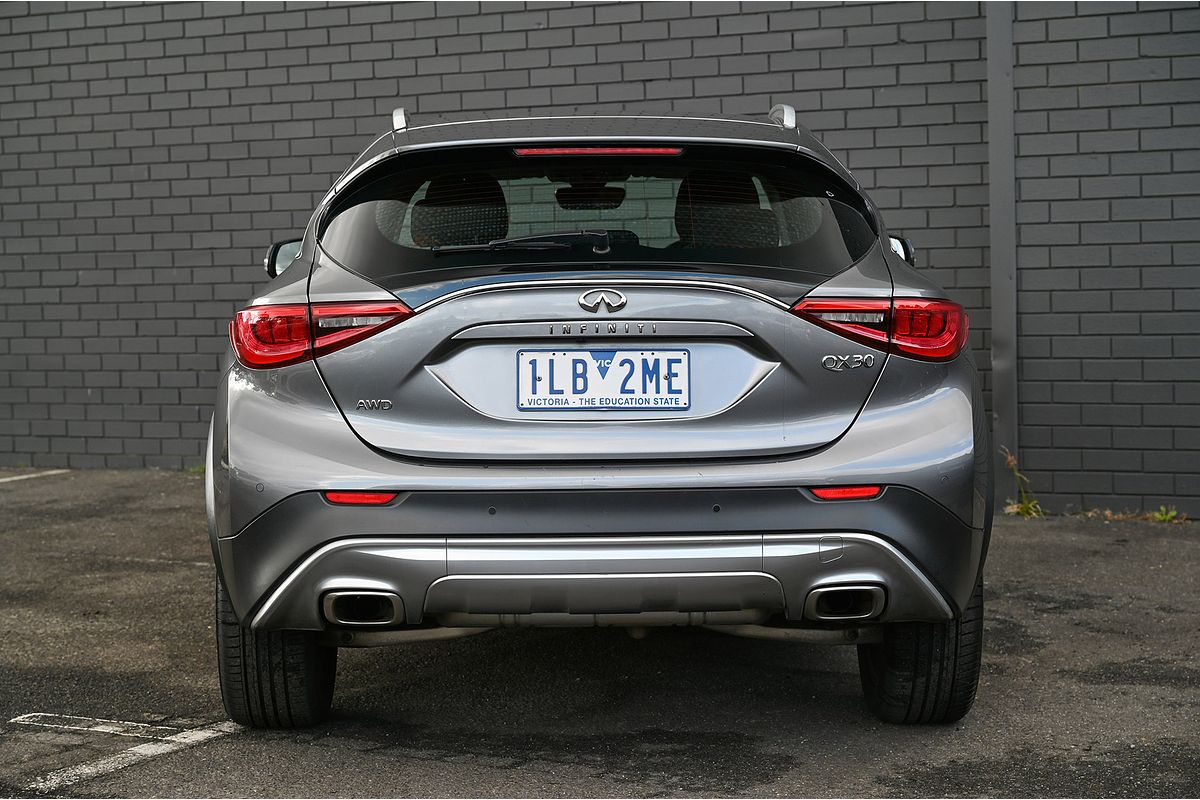 2017 INFINITI QX30 Premium H15