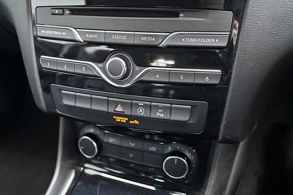 2017 INFINITI QX30 Premium H15