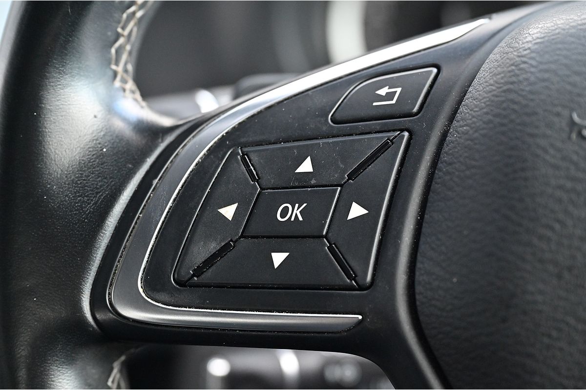2017 INFINITI QX30 Premium H15