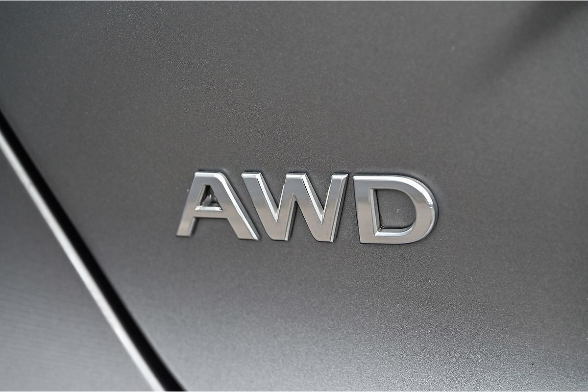 2017 INFINITI QX30 Premium H15