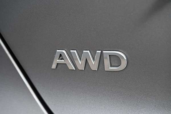 2017 INFINITI QX30 Premium H15