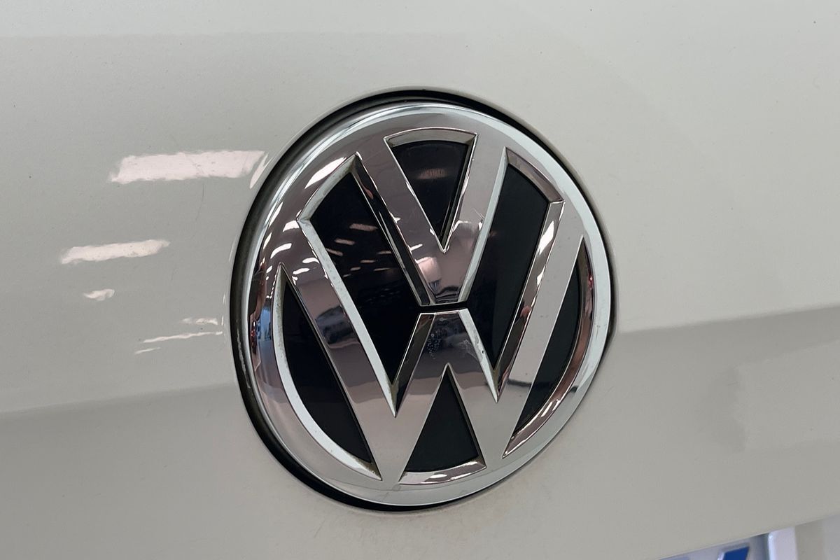 2017 Volkswagen Golf R Wolfsburg Edition 7.5