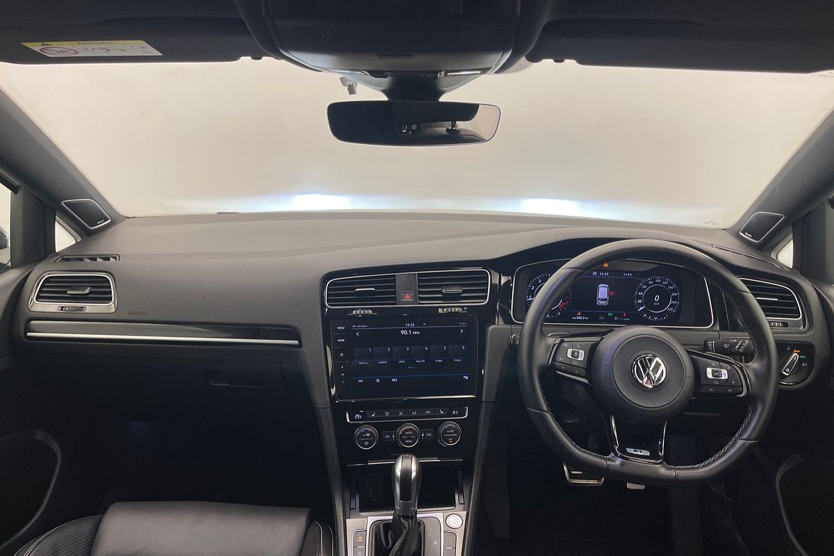2017 Volkswagen Golf R Wolfsburg Edition 7.5