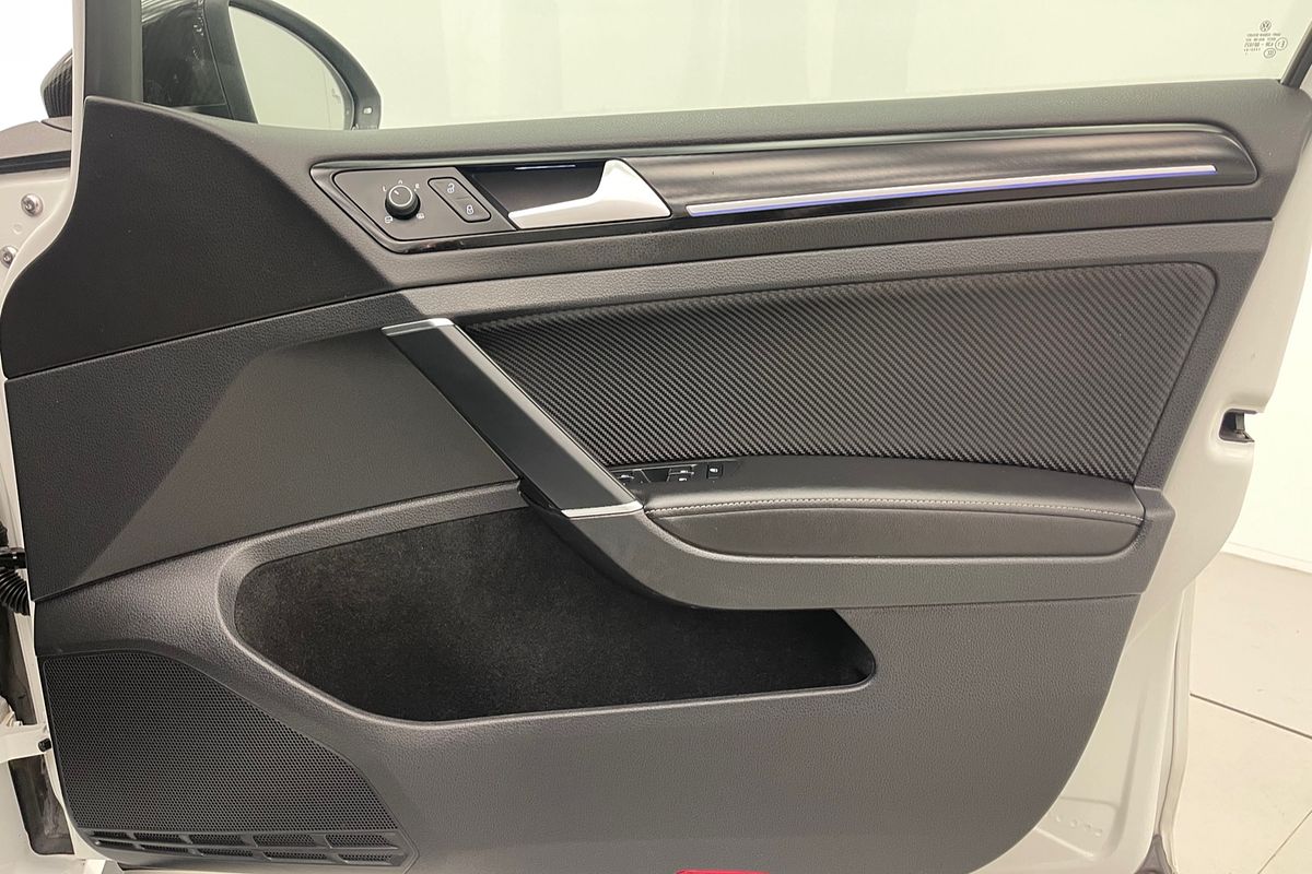 2017 Volkswagen Golf R Wolfsburg Edition 7.5