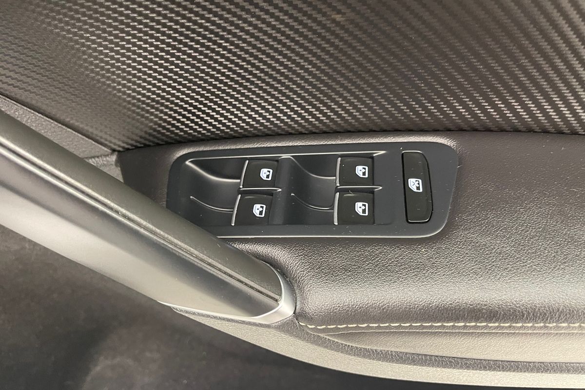 2017 Volkswagen Golf R Wolfsburg Edition 7.5