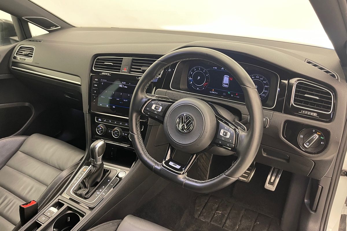 2017 Volkswagen Golf R Wolfsburg Edition 7.5