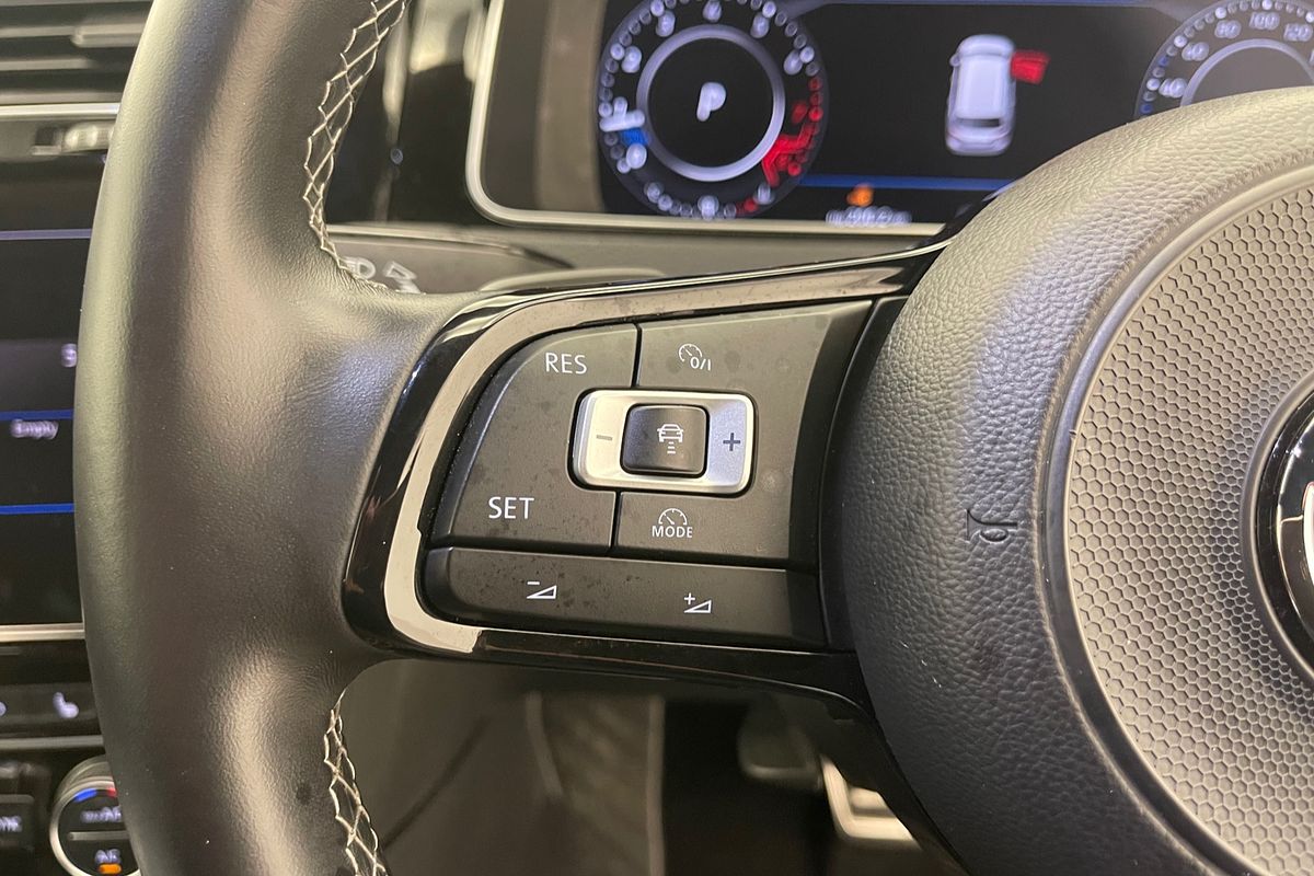 2017 Volkswagen Golf R Wolfsburg Edition 7.5
